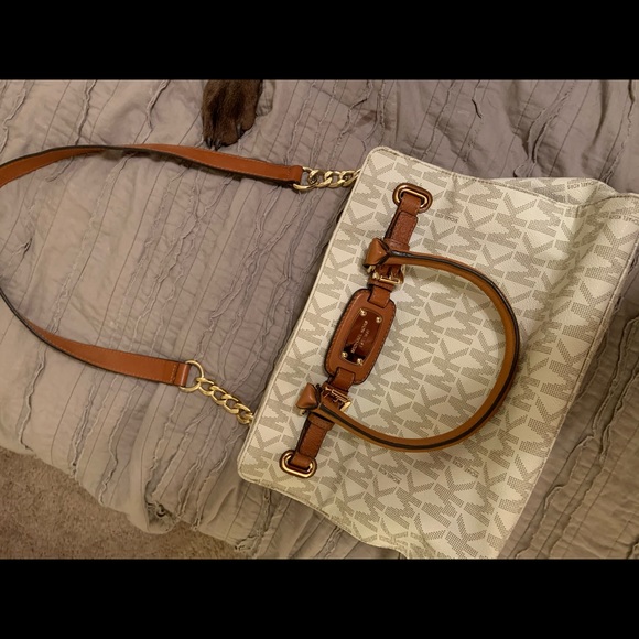 Michael Kors Handbag - Picture 4 of 5